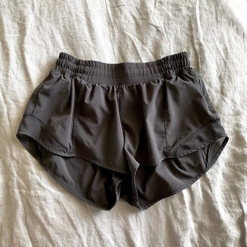 Lululemon Hotty Hot Shorts 2.5"